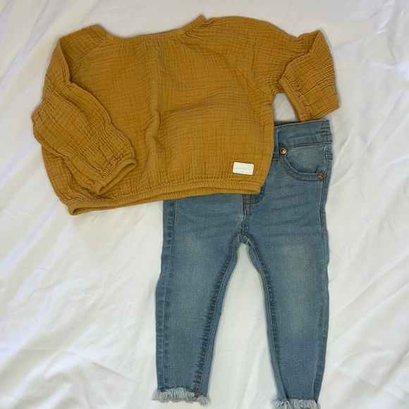 7 For All Man Kind Kids Matching Long Sleeve Top and Light Wash Jeans Baby Girl - Picture 2 of 8